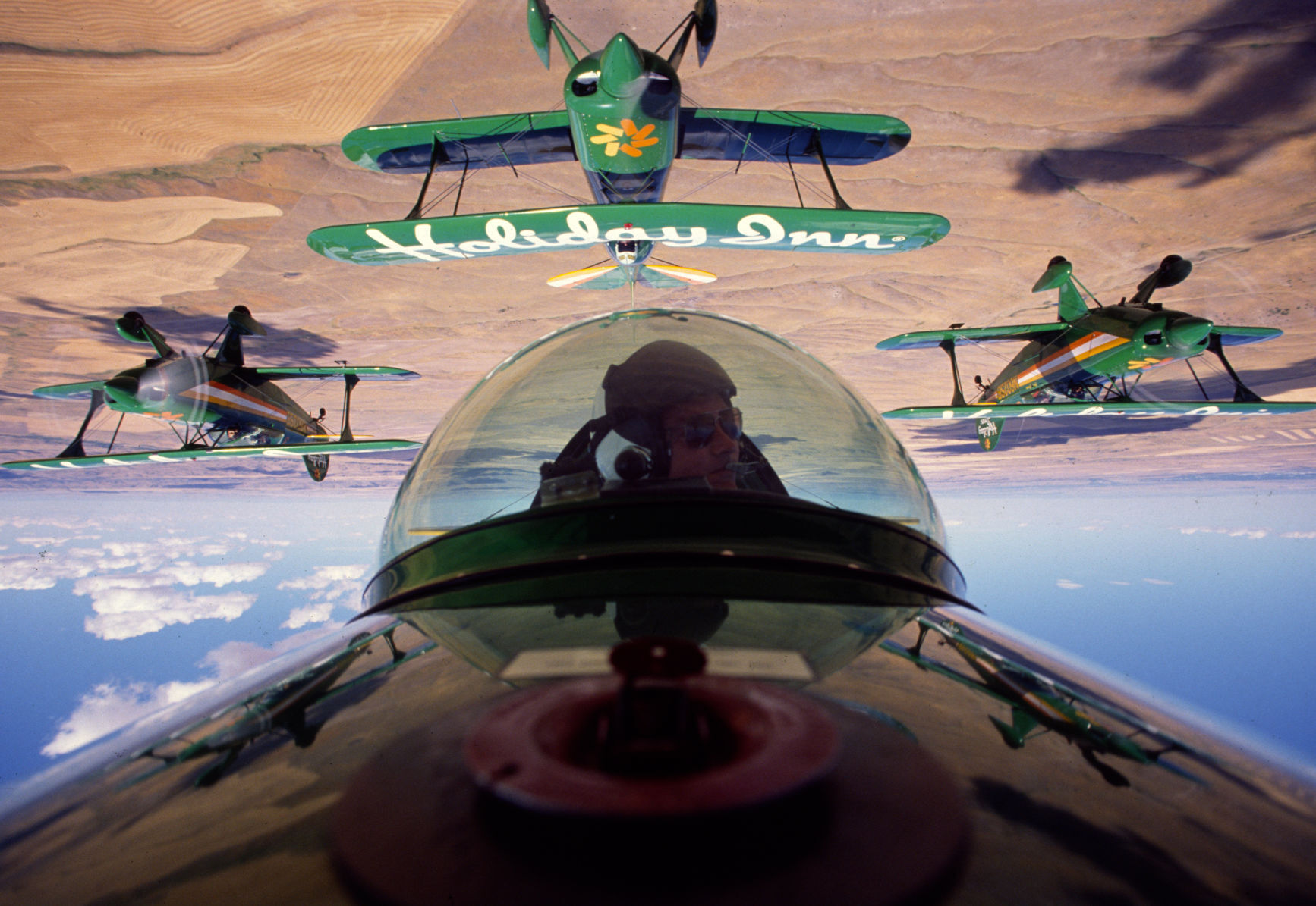 Holiday Inn Aerobatic Team, 1990